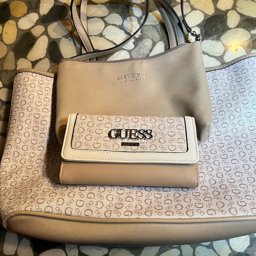 NWOT GUESS Beige and Cream Women's 3-PC Bag & Wallet Set